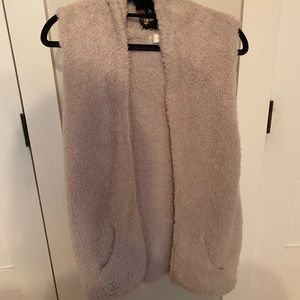 ❌SOLD❌barefoot dreams vest